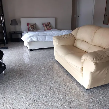 Апартаменти Bluesky Naxos 3rd Floor Джардіні-Наксос