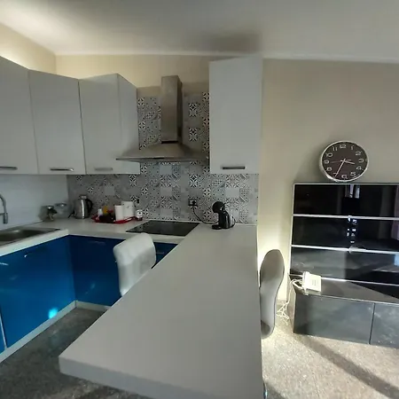 Bluesky Naxos 3rd Floor شقة *